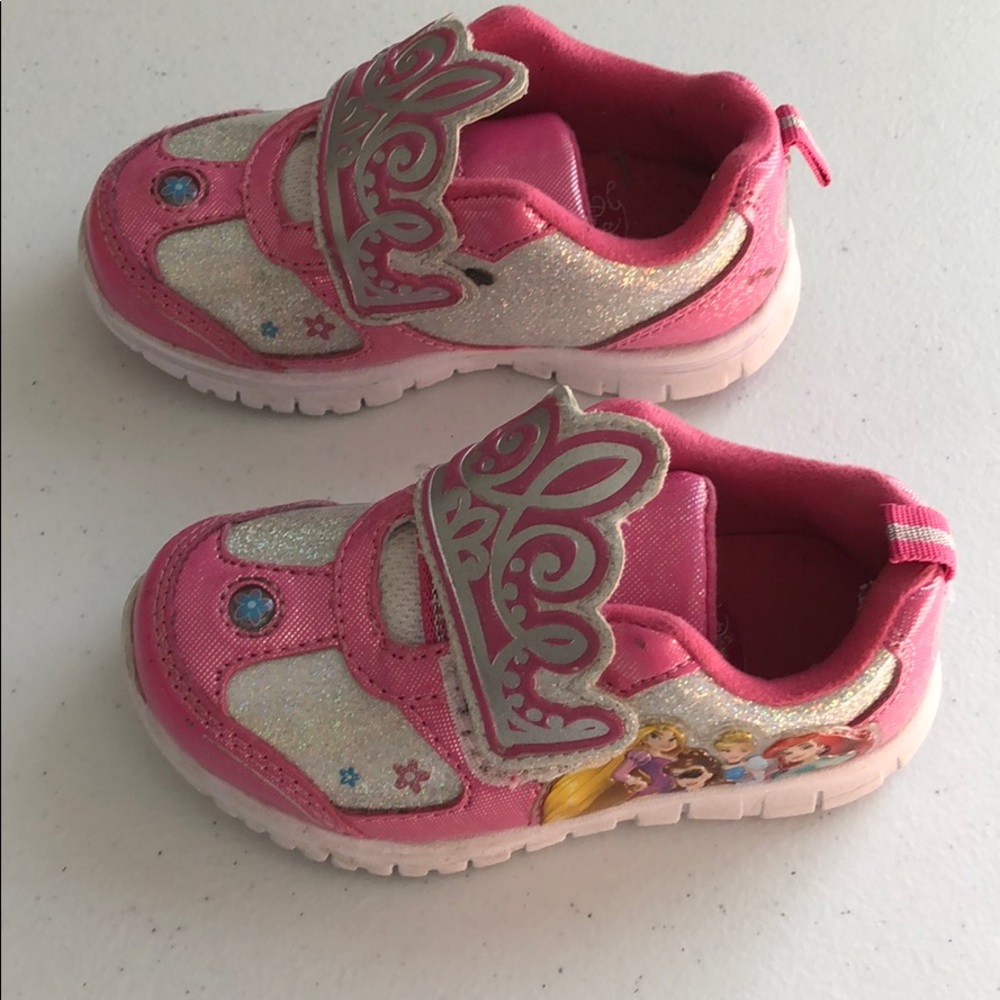 Disney Princess size 7 kids light up shoes